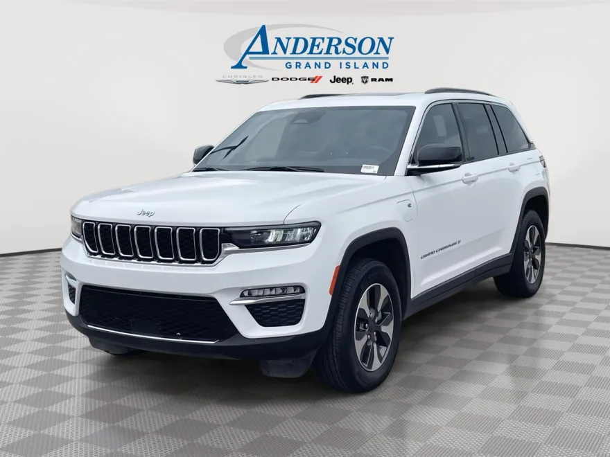 2024 Jeep Cherokee Limited 4xe photo 1