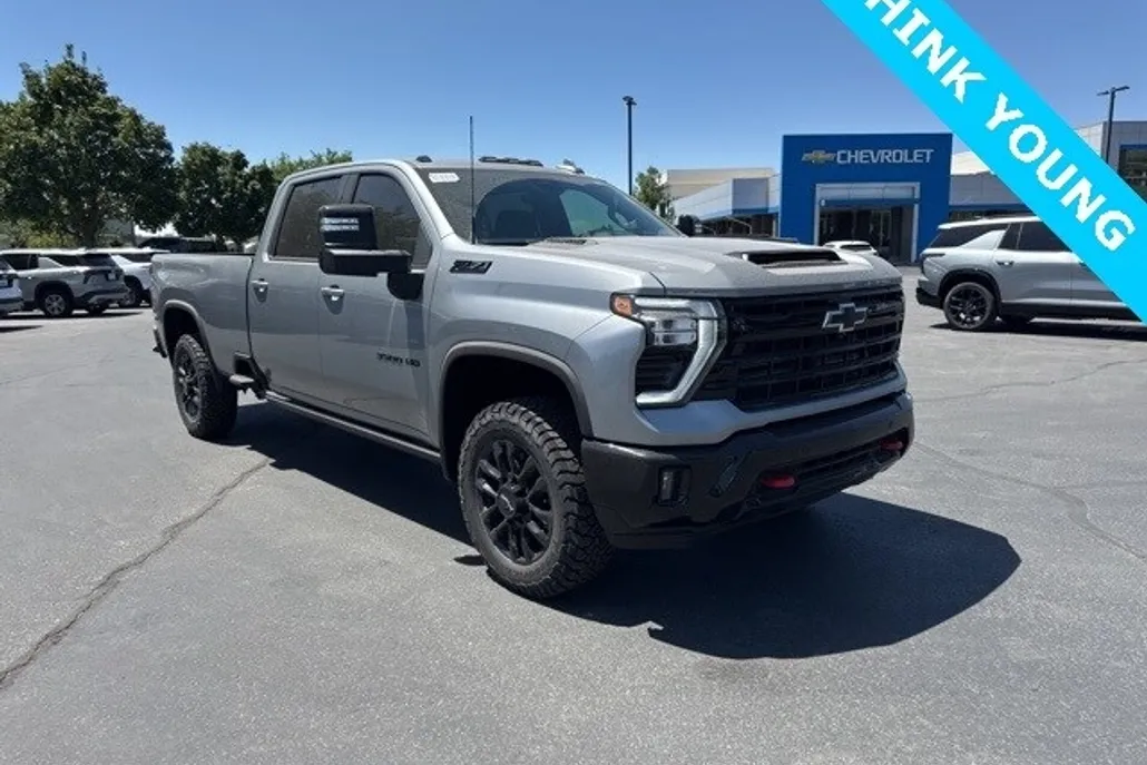 2025 Chevrolet Silverado 3500HD LTZ photo 1
