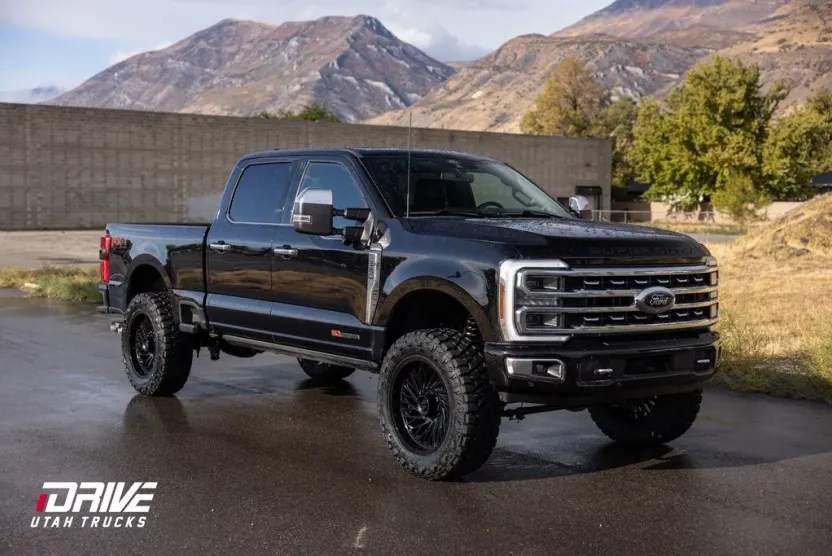 2024 Ford F-350 Platinum photo 1