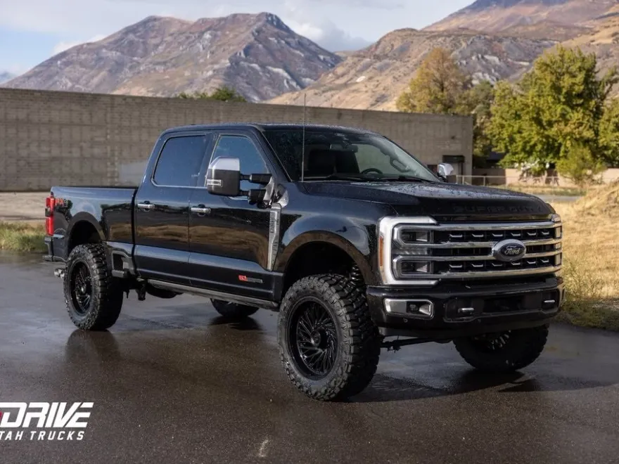 2024 Ford F-350 Platinum photo 1