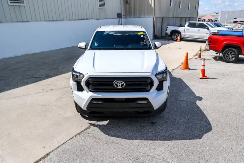 2024 Toyota Tacoma SR5 photo 1
