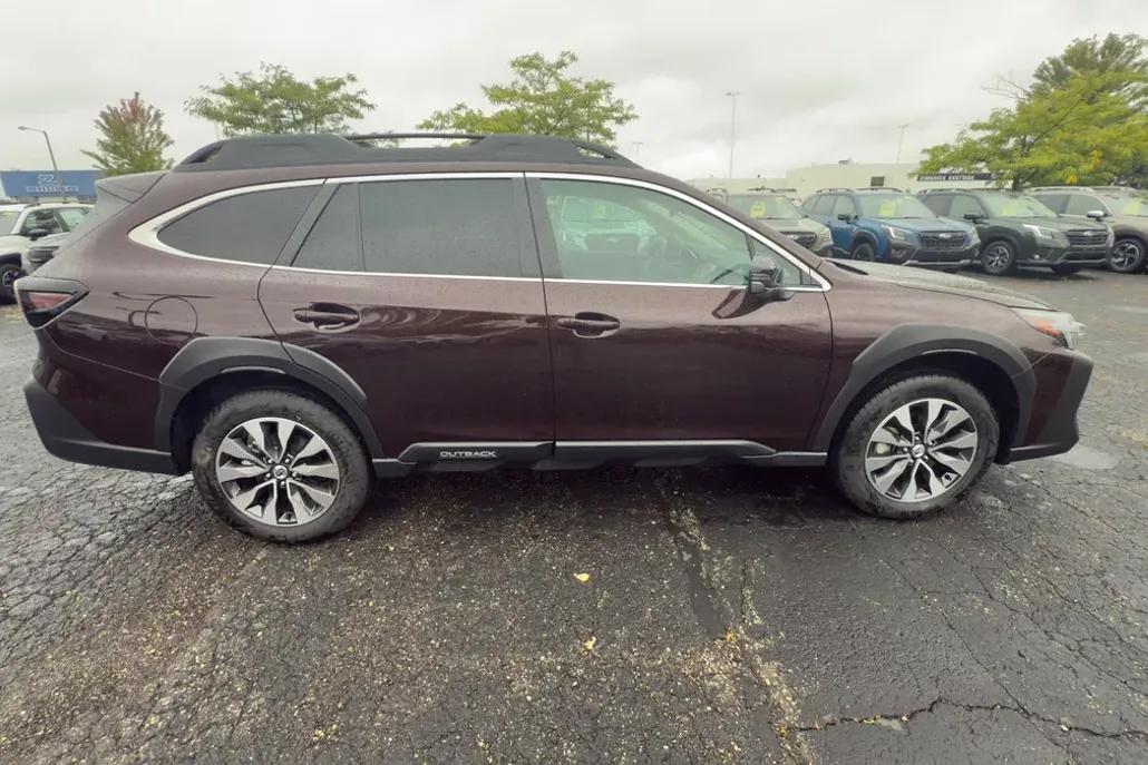 2025 Subaru Outback Limited photo 1