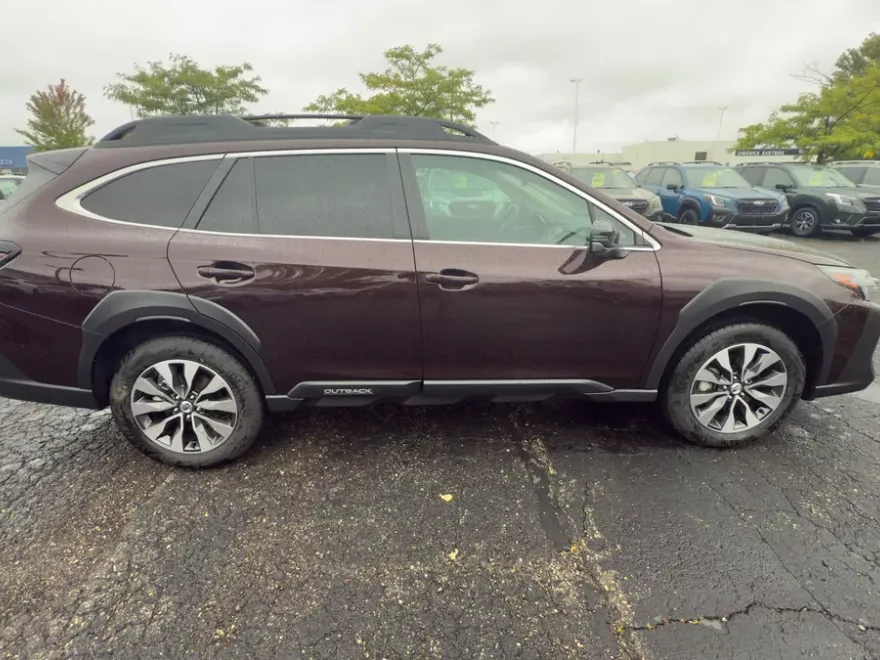2025 Subaru Outback Limited photo 1
