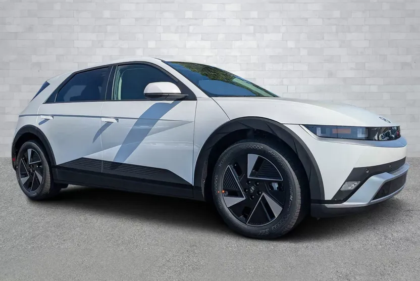 2025 Hyundai Ioniq 5 SE photo 1