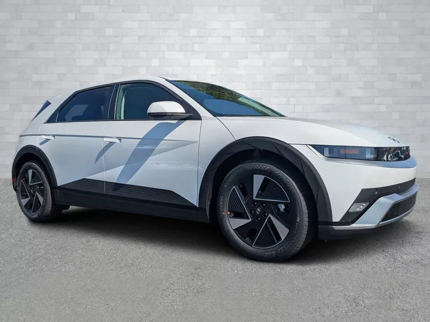 2025 Hyundai Ioniq 5 SE photo 1