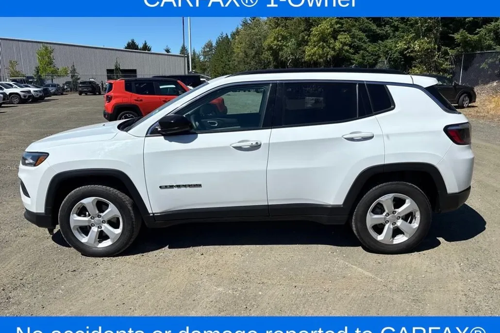 2022 Jeep Compass Latitude photo 1
