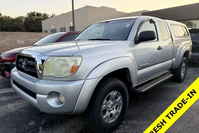 2006 Toyota Tacoma PreRunner V6 photo 1