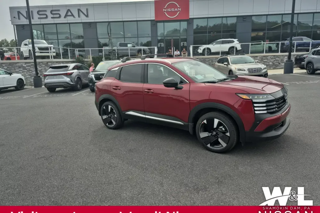 2026 Nissan Kicks SR photo 1