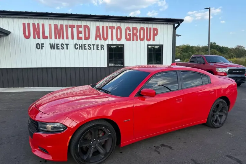 2016 Dodge Charger R/T photo 1