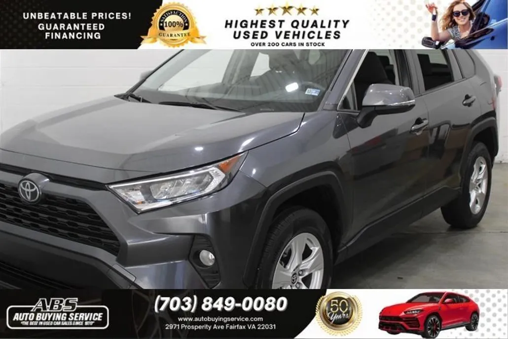 2020 Toyota RAV4 XLE photo 1