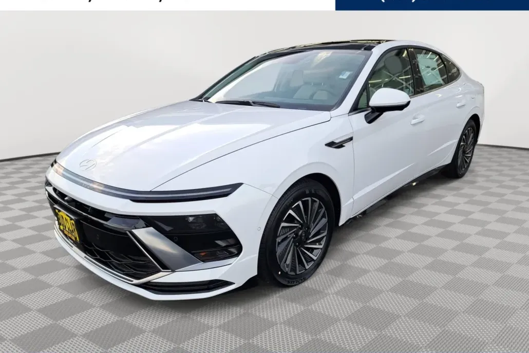 2025 Hyundai Sonata Hybrid Limited photo 1