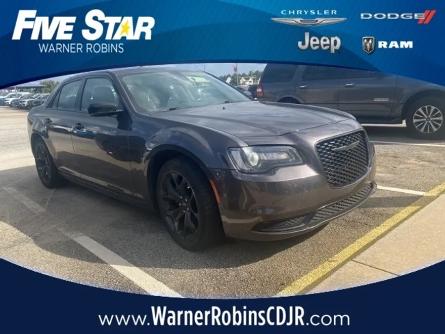 2021 Chrysler 300 Touring photo 1