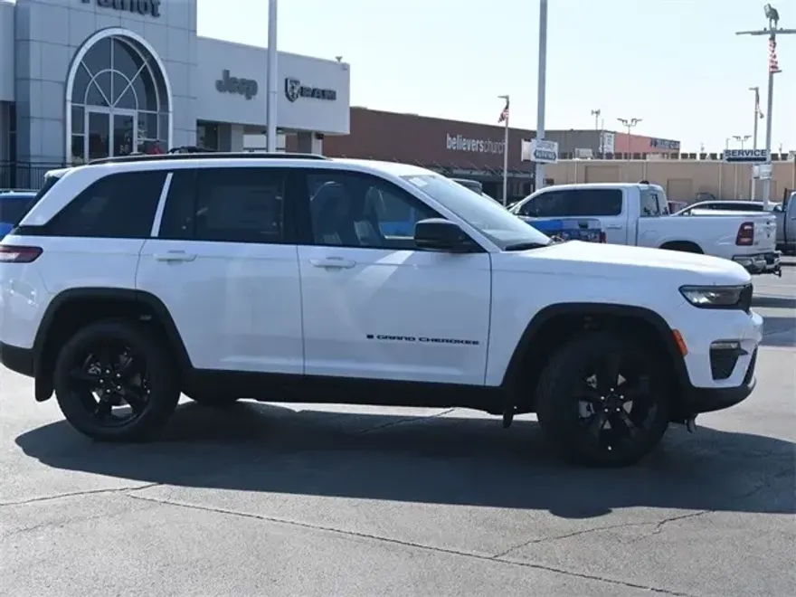 2025 Jeep Grand Cherokee Limited photo 1