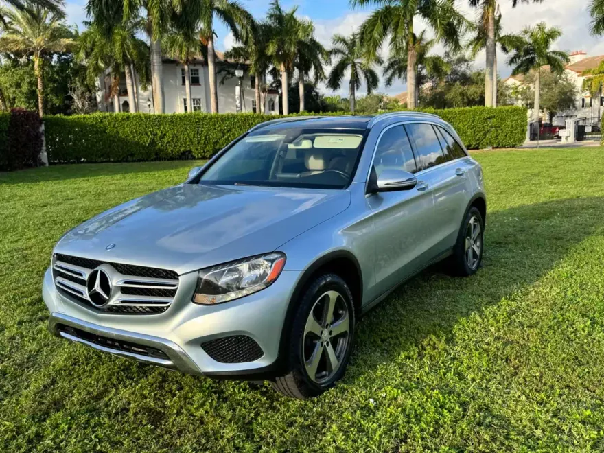 2016 Mercedes Benz GLC 300 photo 1