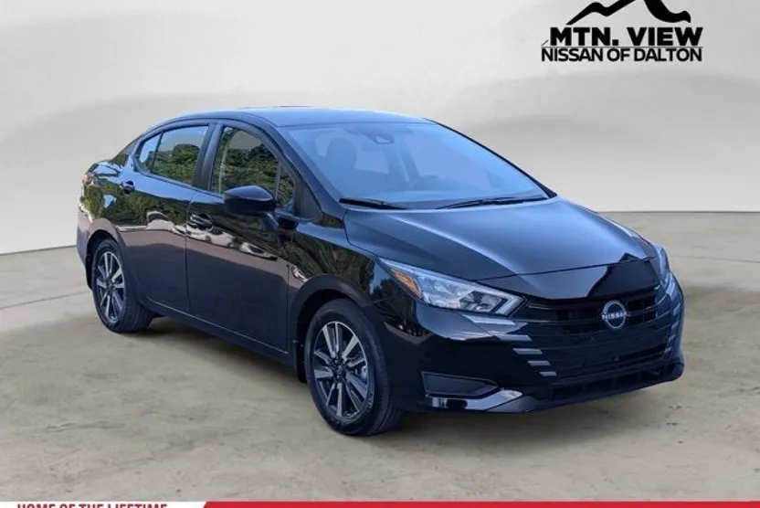 2025 Nissan Versa SV photo 1
