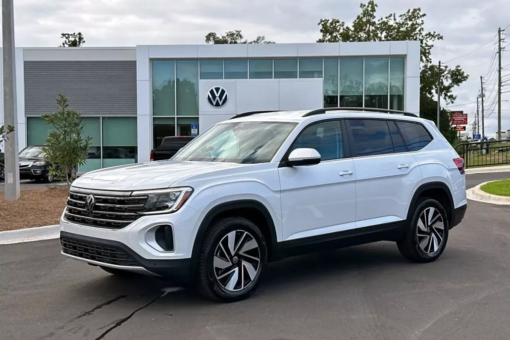 2026 Volkswagen Atlas SE Technology photo 1