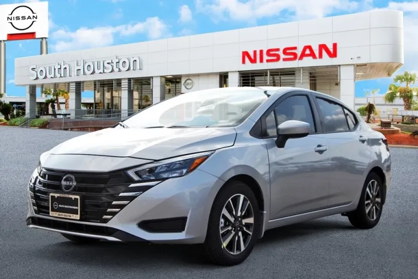 2025 Nissan Versa 1.6 SV photo 1