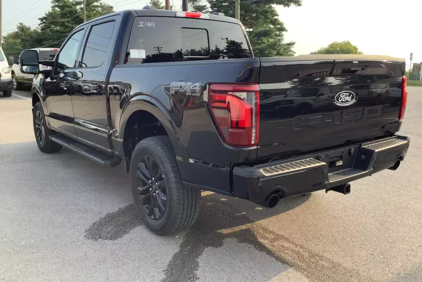 2025 Ford F-150 Lariat photo 1