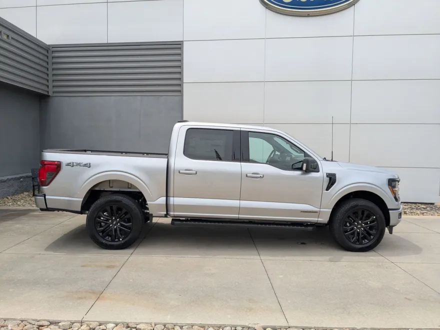 2025 Ford F-150 XLT photo 1