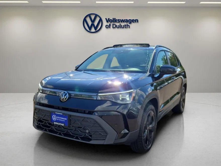 2025 Volkswagen Taos SE photo 1