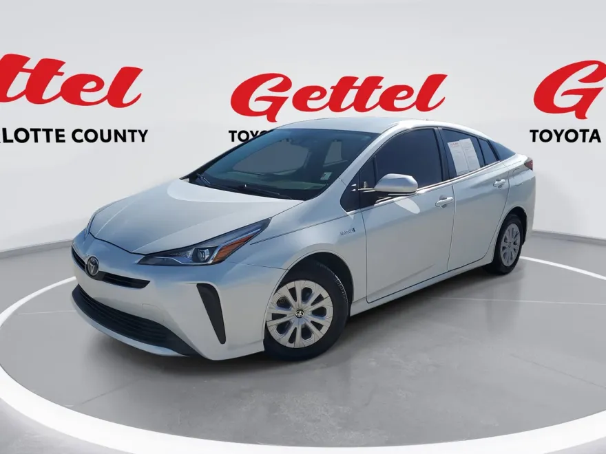 2022 Toyota Prius L photo 1
