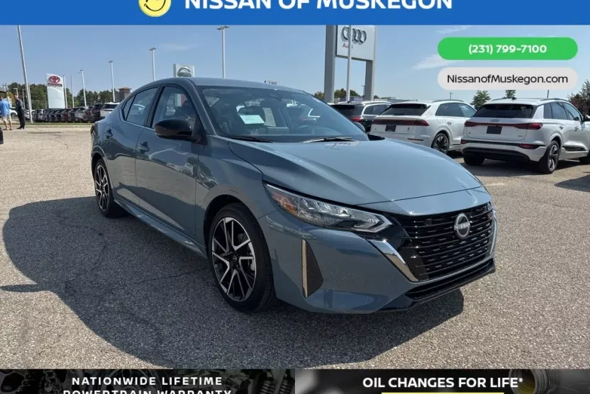 2025 Nissan Sentra SR photo 1