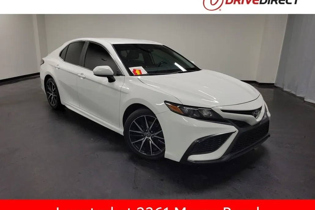 2021 Toyota Camry SE photo 1