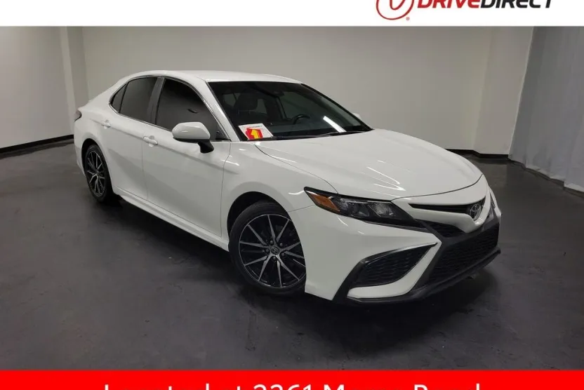 2021 Toyota Camry SE photo 1