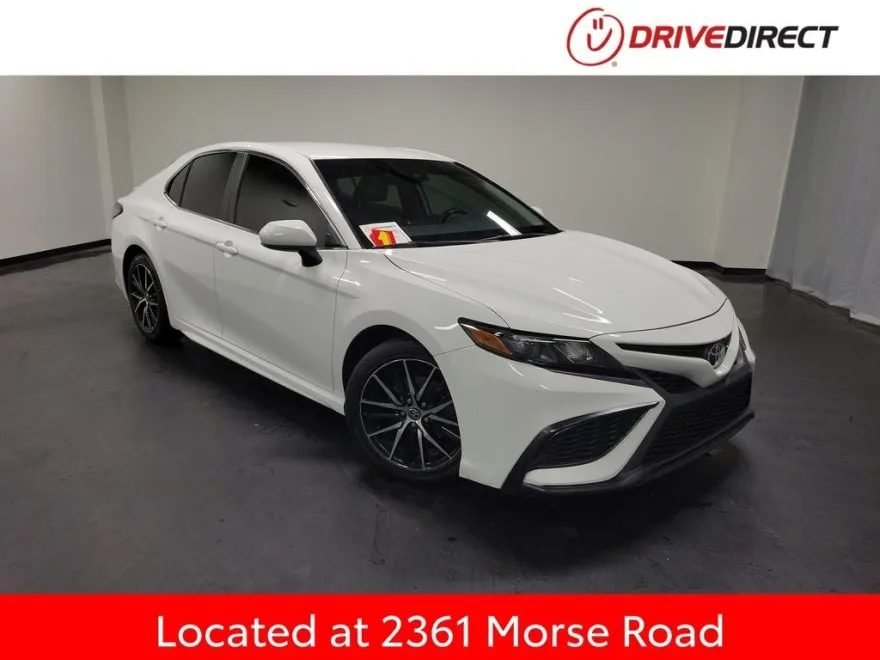 2021 Toyota Camry SE photo 1