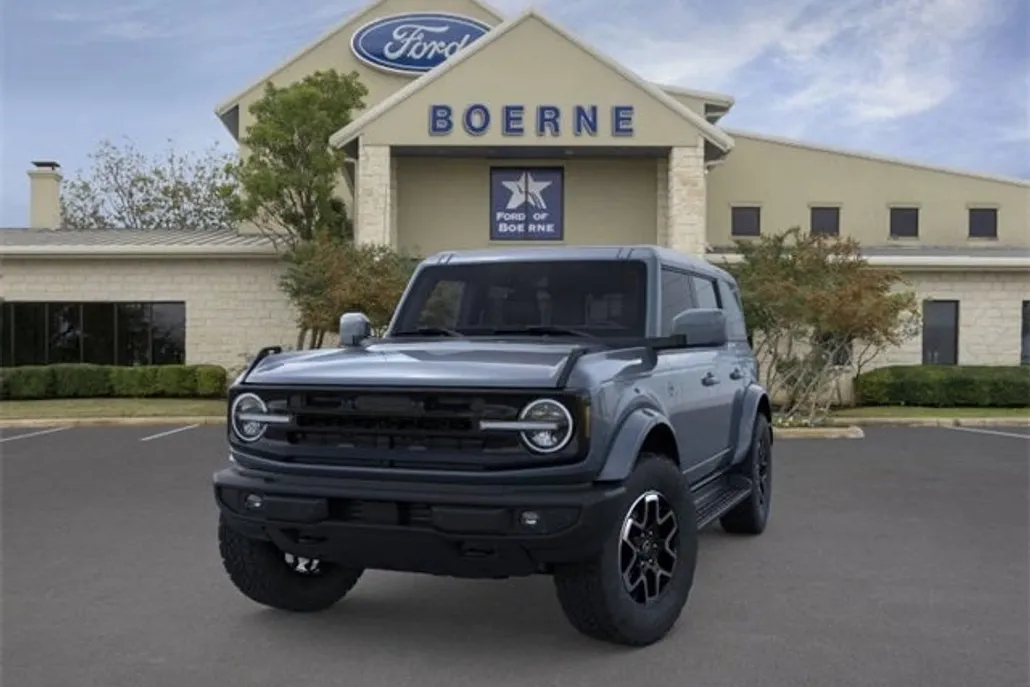 2025 Ford Bronco Outer Banks photo 1