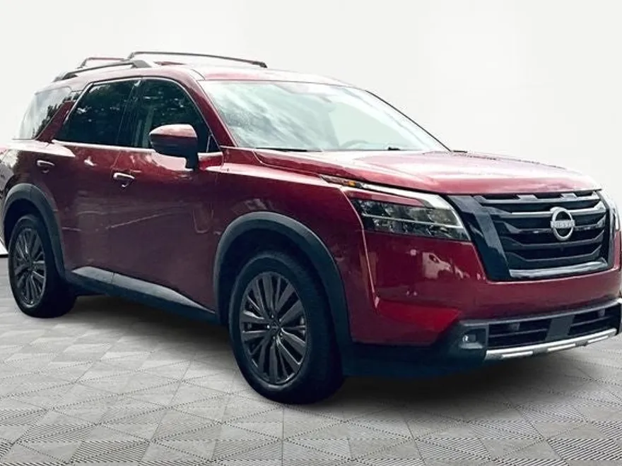 2023 Nissan Pathfinder SL photo 1