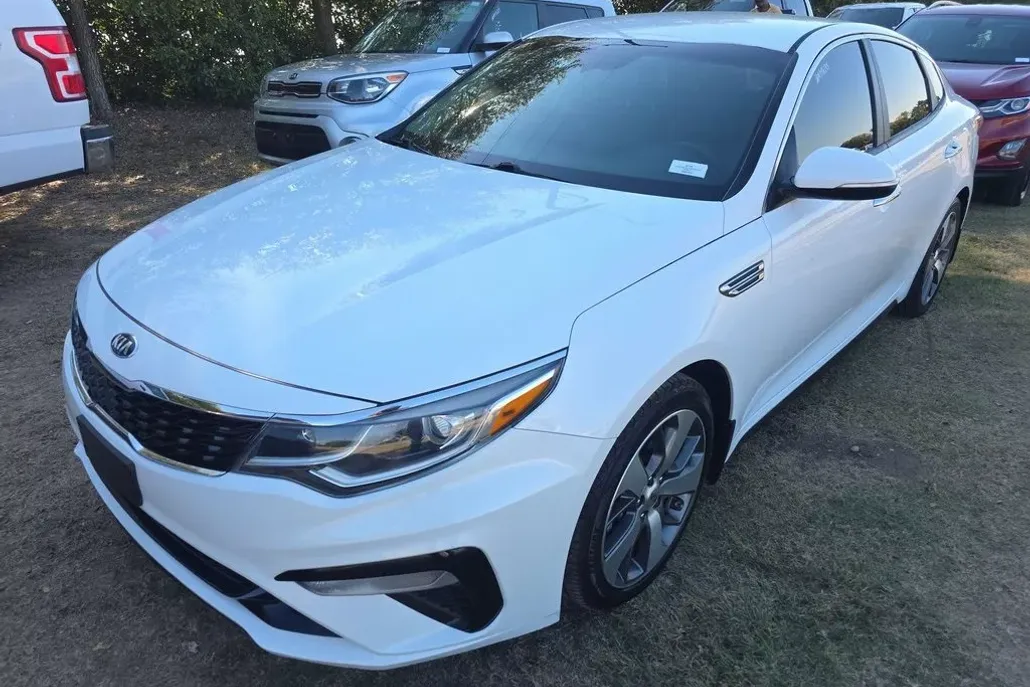 2020 Kia Optima S photo 1