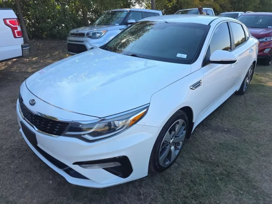 2020 Kia Optima S photo 1