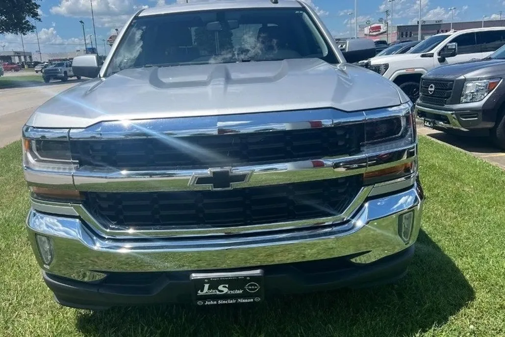 2017 Chevrolet Silverado 1500 LT1 photo 1