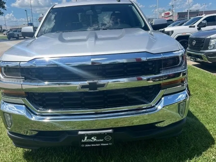 2017 Chevrolet Silverado 1500 LT1 photo 1