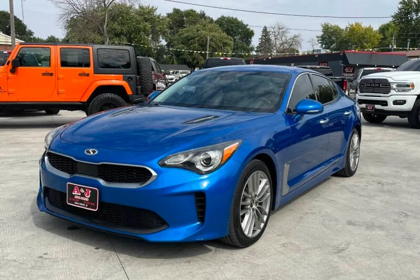 2018 Kia Stinger photo 1