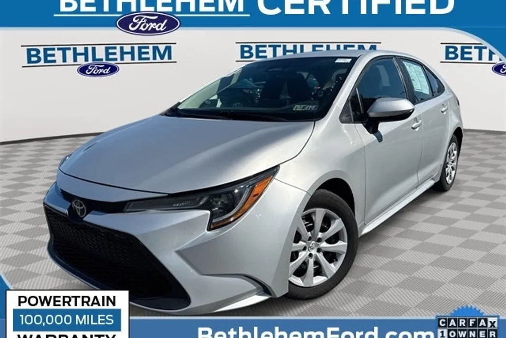 2023 Toyota Corolla LE photo 1