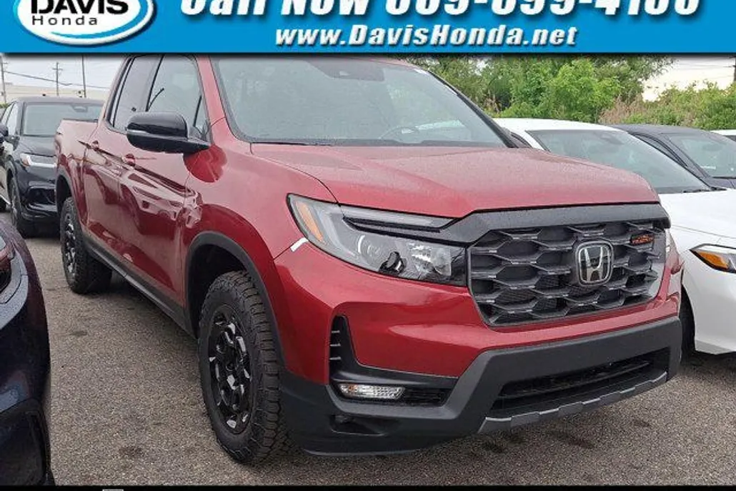 2025 Honda Ridgeline TrailSport photo 1