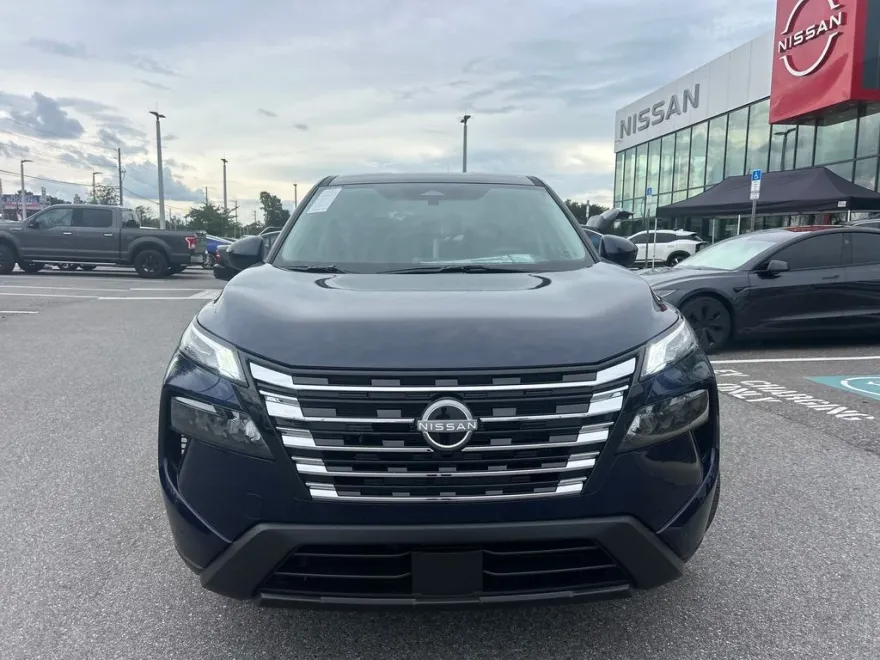 2026 Nissan Rogue SV photo 1