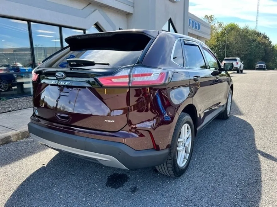 2021 Ford Edge SEL photo 1