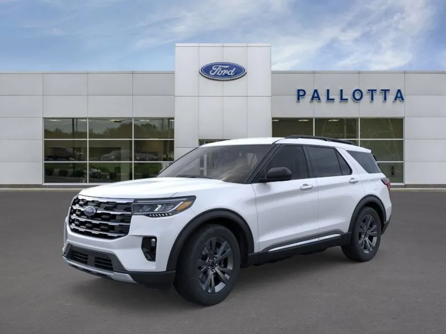 2025 Ford Explorer photo 1