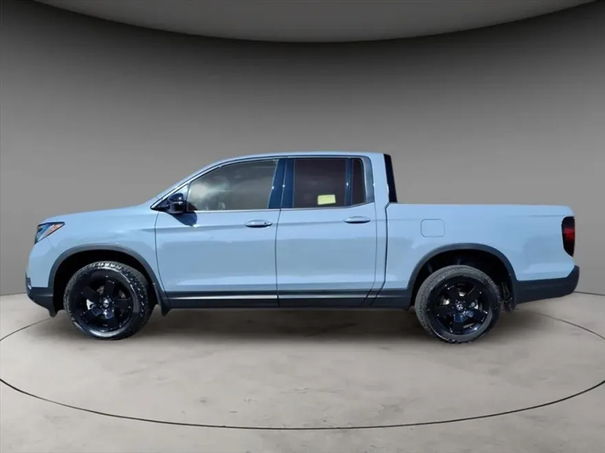 2025 Honda Ridgeline Black Edition photo 1