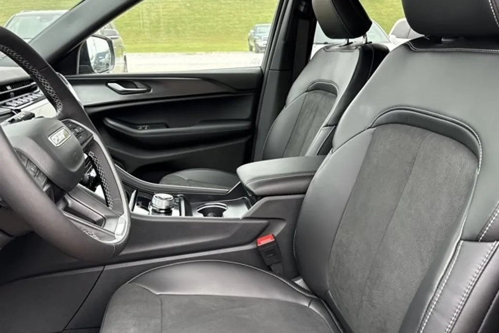 2025 Jeep Grand Cherokee Altitude X photo 1