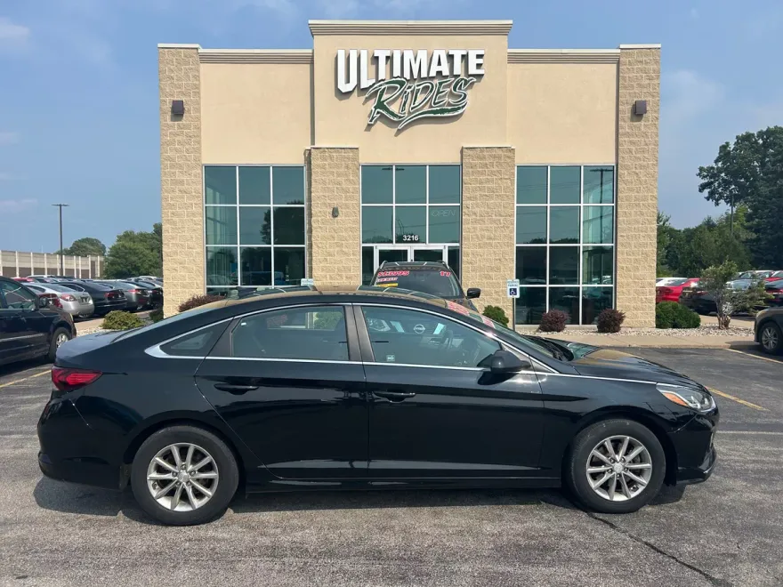 2019 Hyundai Sonata SE photo 1
