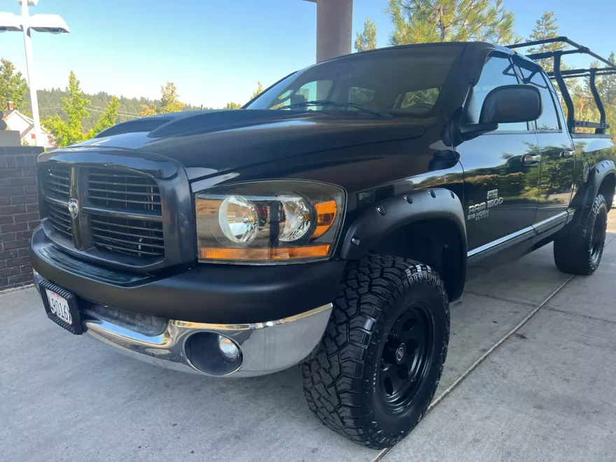 2006 Dodge Ram SLT photo 1