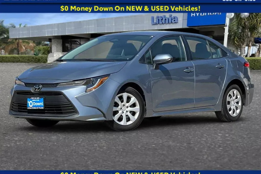 2024 Toyota Corolla LE photo 1