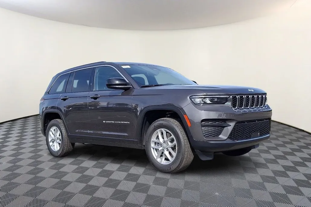 2025 Jeep Grand Cherokee Laredo X photo 1