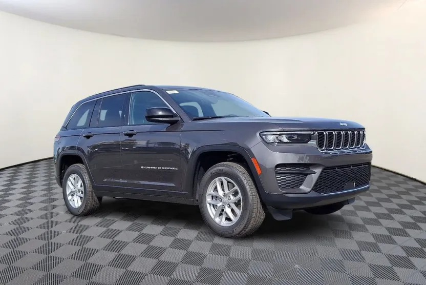 2025 Jeep Grand Cherokee Laredo X photo 1