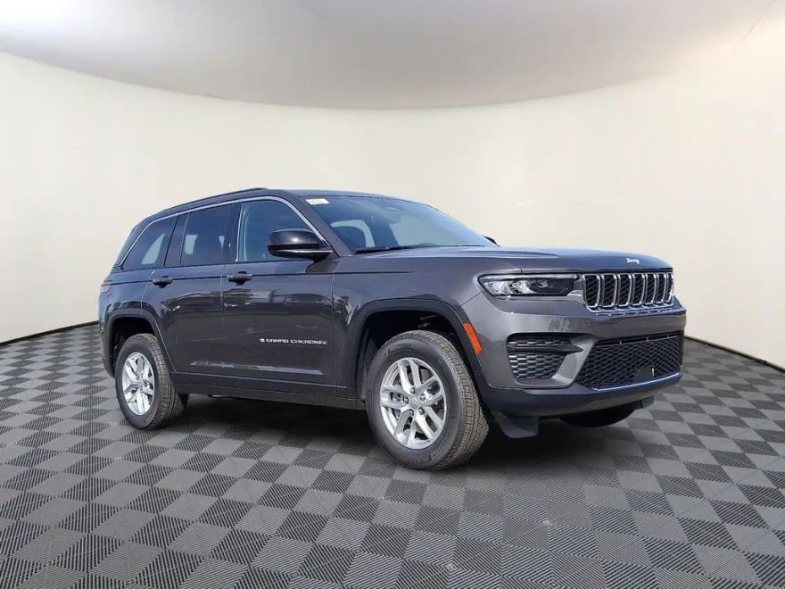2025 Jeep Grand Cherokee Laredo X photo 1
