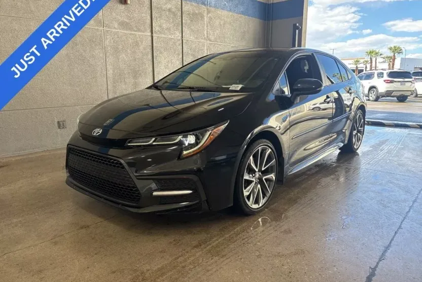 2022 Toyota Corolla SE photo 1